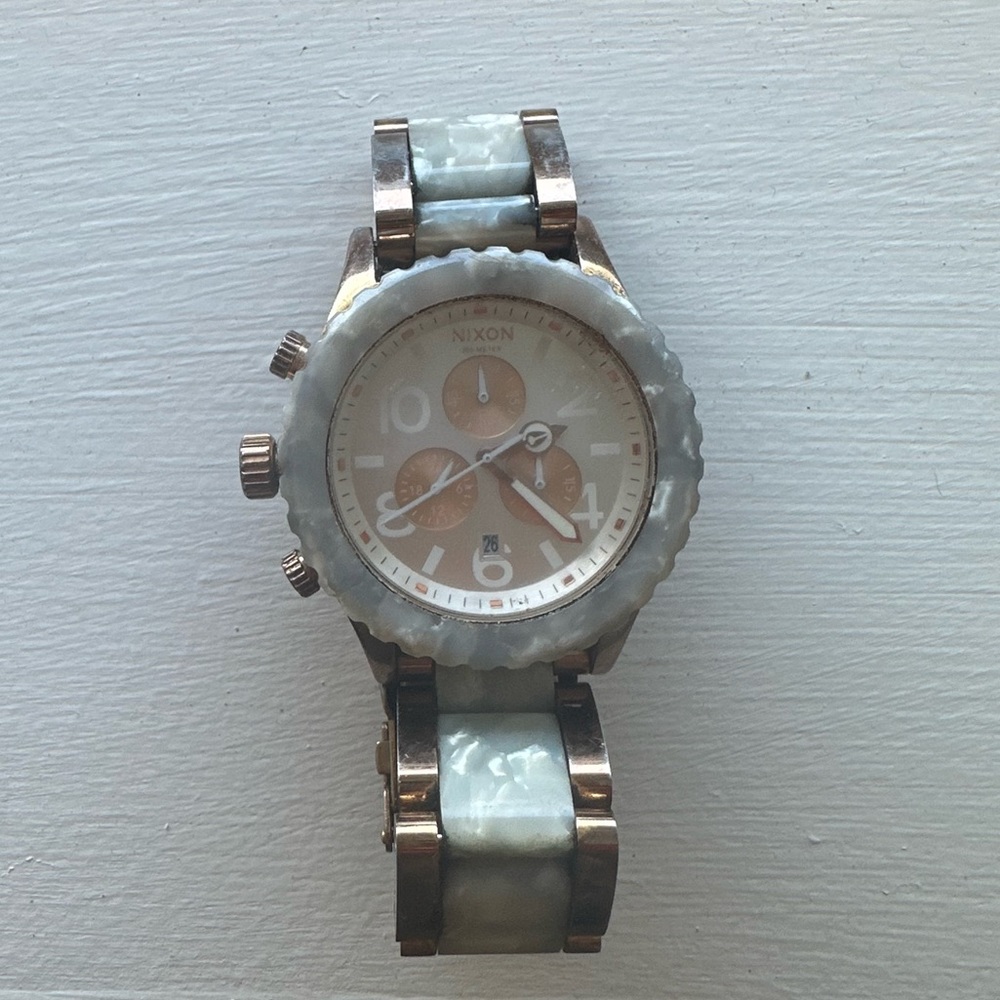 Nixon 42-20 chrono Minimize Watch rose gold and tortoise